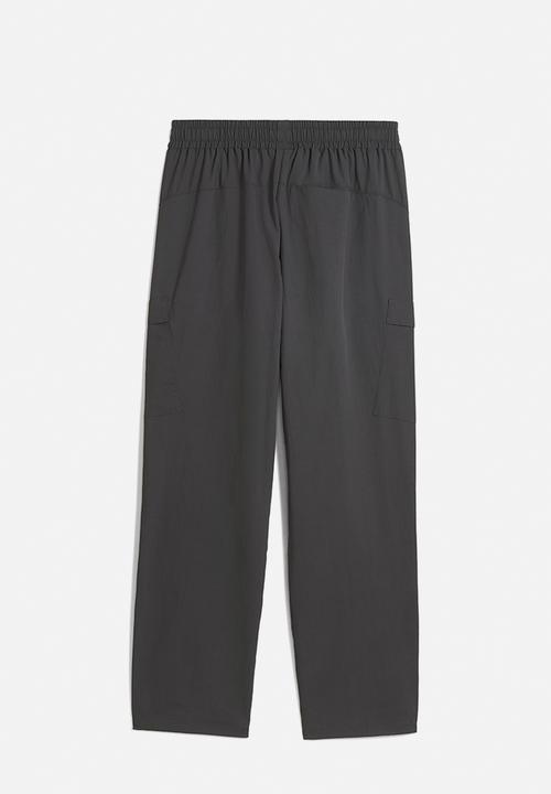 PUMA - Wardrope ESS Relaxed Cargo Pants WV op D - grey