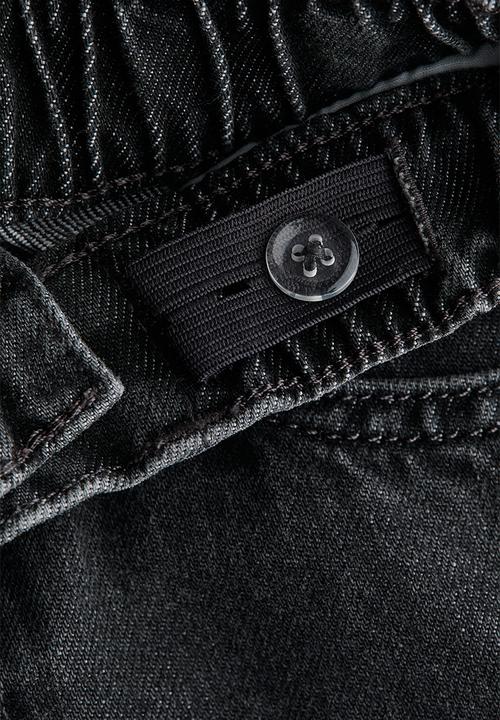 H&M - Regular fit printed  jeans - denim black/spider-man