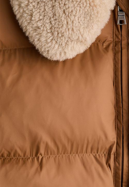 H&M - Teddy-collared puffer gilet - brown