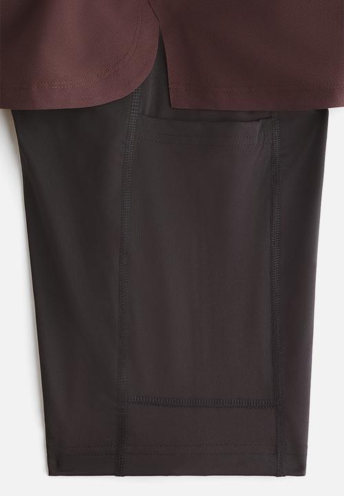 H&M - Double-layered sports shorts with drymove™ - burgundy
