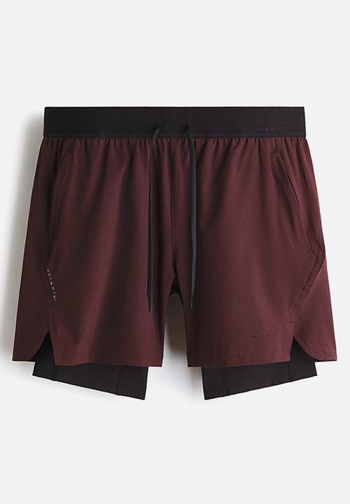 H&M - Double-layered sports shorts with drymove™ - burgundy