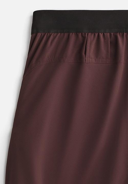 H&M - Double-layered sports shorts with drymove™ - burgundy