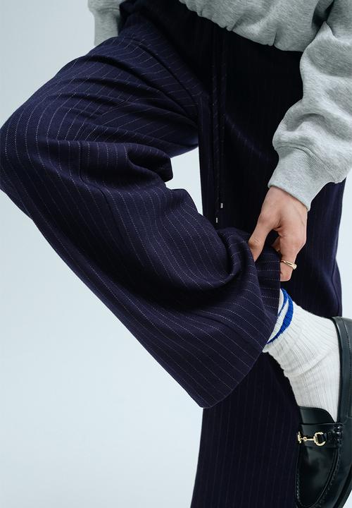H&M - Drawstring trousers - dark blue/pinstriped