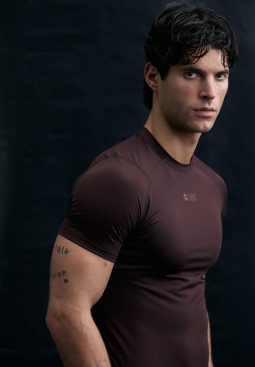 H&M - Compression fit sports T-shirt with drymove - dark brown