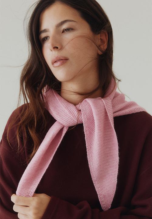 H&M - Garter-stitched triangle scarf - pink
