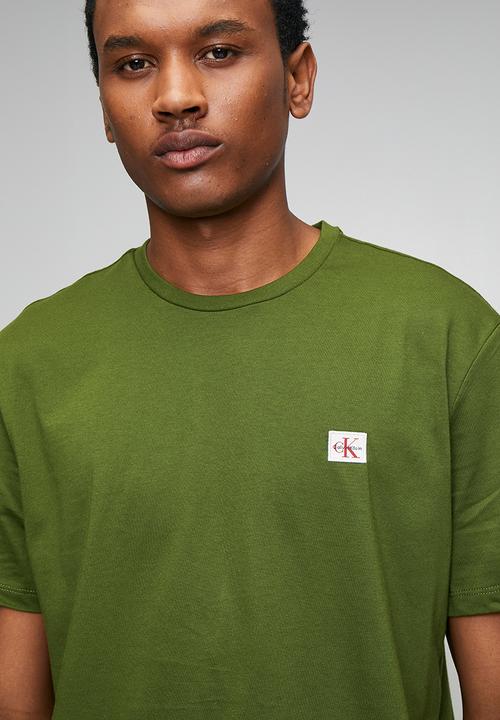Calvin Klein - Short Sleeve Badge 30S Jersey Classic Tee - Medieval Forest