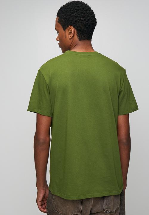 Calvin Klein - Short Sleeve Badge 30S Jersey Classic Tee - Medieval Forest