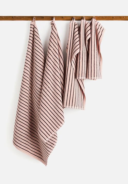H&M - Striped bath towel - light pink/burgundy striped