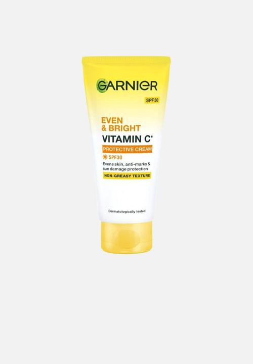 Garnier - Even and Bright Vitamin C Booster Serum Regime Bundle Set- 3 Piece