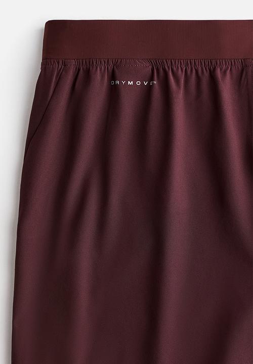 H&M - Mid-length sports shorts with drymove™ - burgundy