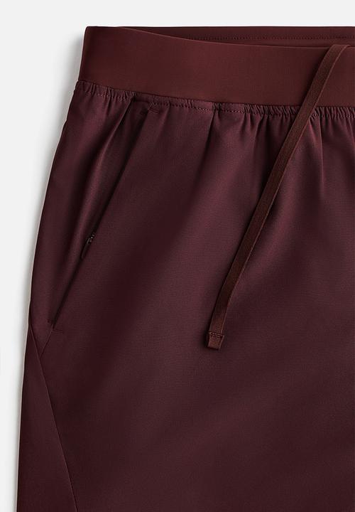 H&M - Mid-length sports shorts with drymove™ - burgundy