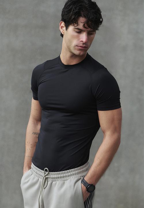 H&M - Compression fit sports T-shirt with drymove™ - black