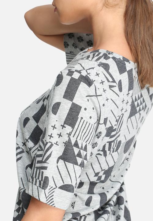 Nike - International signal tee