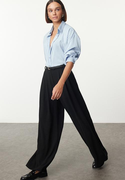 Trendyol - Belted Pleated Palazzo Trousers - Black