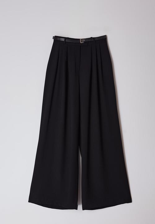 Trendyol - Belted Pleated Palazzo Trousers - Black