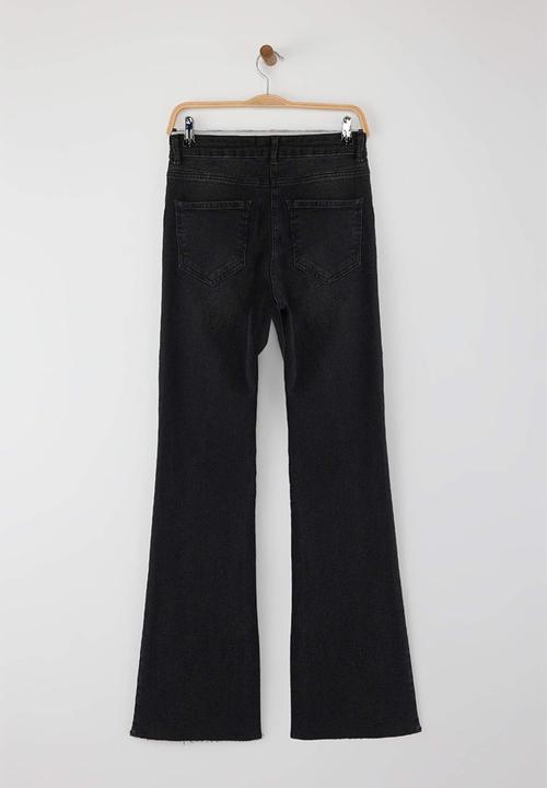 Trendyol - High Waist Flare Jeans with Slit Detail - Black