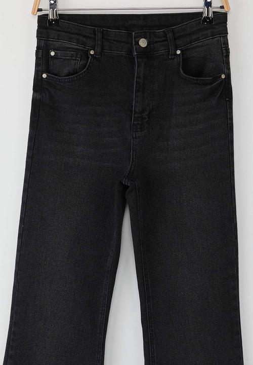 Trendyol - High Waist Flare Jeans with Slit Detail - Black