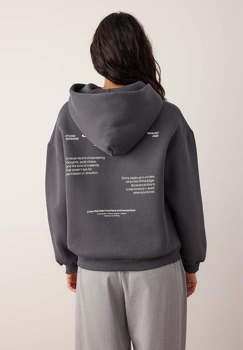 Trendyol - Hooded Slogan Printed Boxy Fit Knitted Sweatshirt - Anthracite