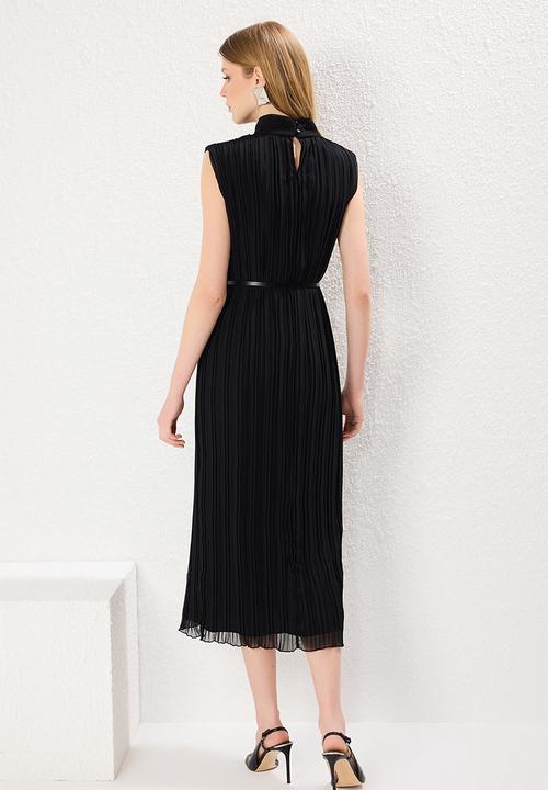 Trendyol - Belted Straight Cut Pleated Midi Lined Chiffon Woven Dress - Black