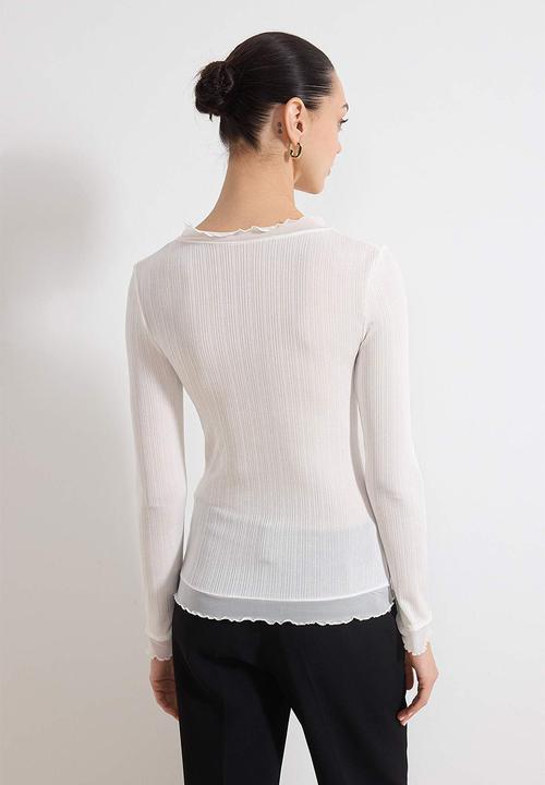 Trendyol - Fitted Bodycon Long Sleeve Ruffled Textured Knitted Blouse - Ecru