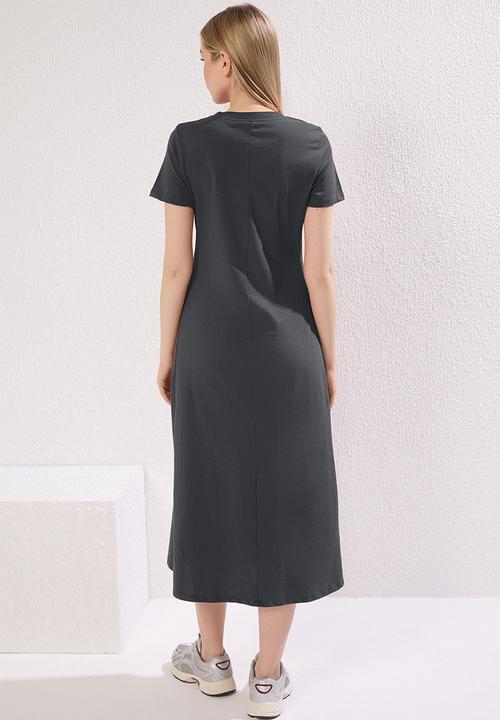 Trendyol - Plain T-Shirt Dress Pocket Midi Knitted Dress - Anthracite