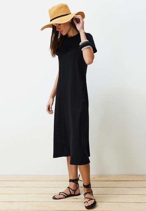 Trendyol - Pocketed  A-Line Knitted Midi Dress - Black
