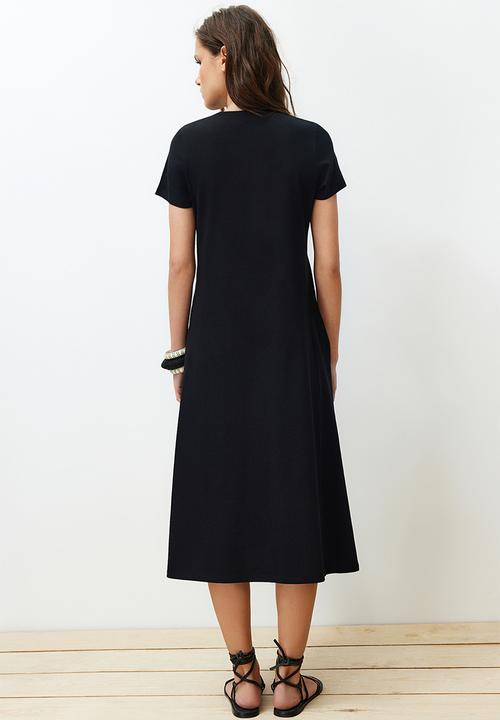 Trendyol - Pocketed  A-Line Knitted Midi Dress - Black
