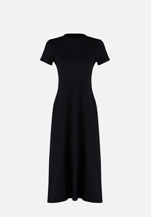 Trendyol - Pocketed  A-Line Knitted Midi Dress - Black