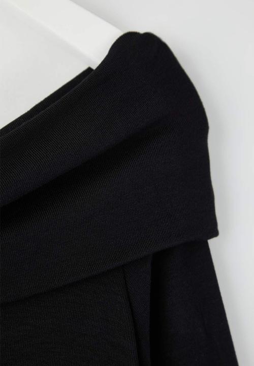 Trendyol - Plus Viscose Soft Fabric Bodycon Carmen Collar Knitted Blouse - Black