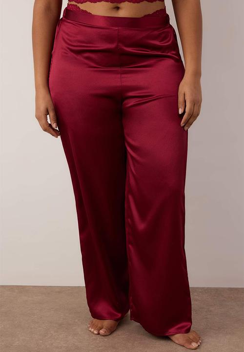 Trendyol - Plus 3-Piece Dowry Set Top Lace Bottom Satin Pajama Set - Burgundy