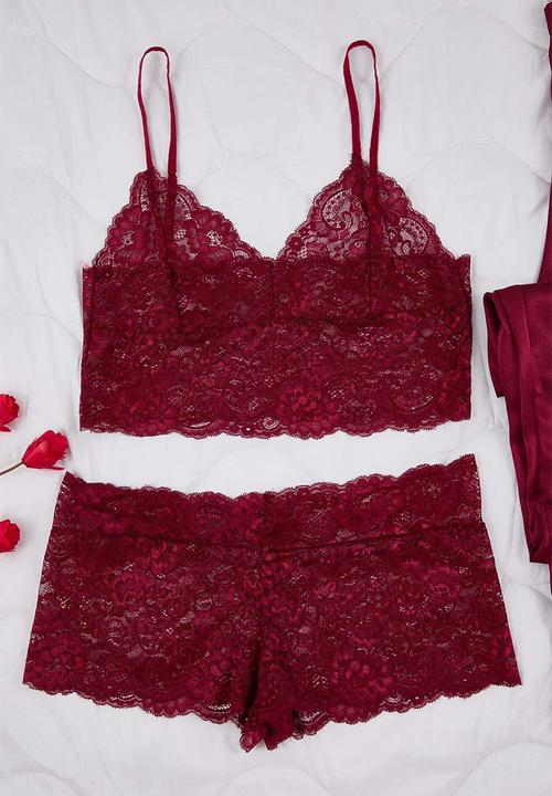 Trendyol - Plus 3-Piece Dowry Set Top Lace Bottom Satin Pajama Set - Burgundy