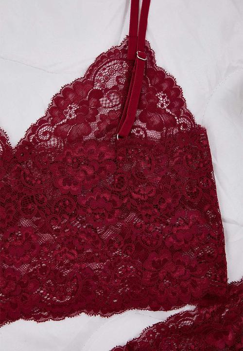 Trendyol - Plus 3-Piece Dowry Set Top Lace Bottom Satin Pajama Set - Burgundy