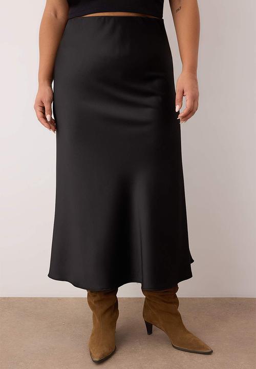 Trendyol - Plus Midi Length Satin Woven Skirt - Black