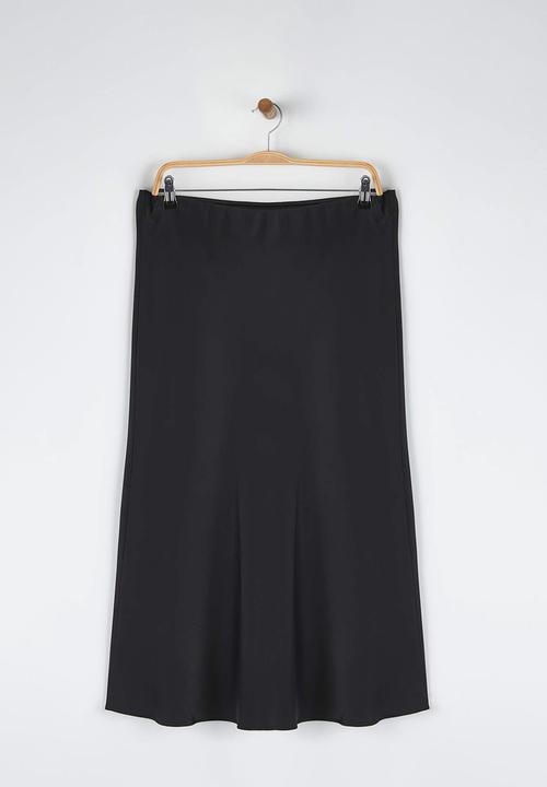 Trendyol - Plus Midi Length Satin Woven Skirt - Black