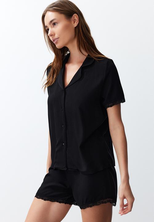 Trendyol - Woven pajama set with black lace viscose shorts - black