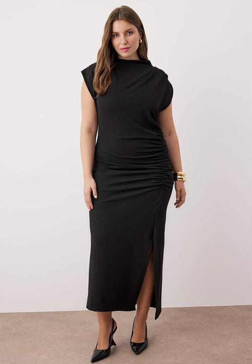 Trendyol - Plus Shirred Detailed Midi Knitted Dress - Black