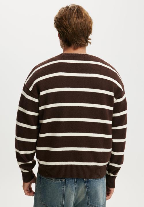 Cotton On - Box fit crew knit - chocolate stripe