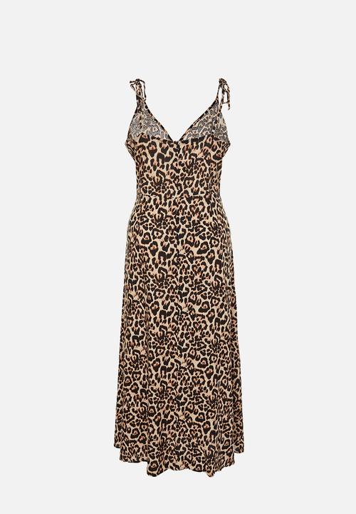 Trendyol - Plus Leopard Print Camel Maxi Summer Dress Slit Long Length - Camel