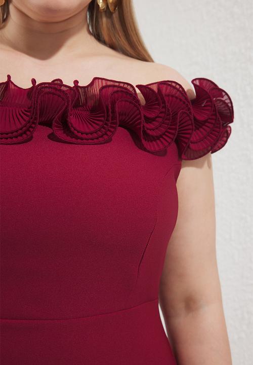 Trendyol - Plus Madonna Collar Frilly Slit Woven Large Size Dress - Burgundy