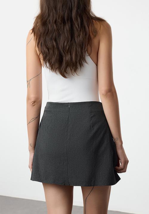 Trendyol - Pleated Mini Skirt with Ribbon Detail - Dark Anthracite