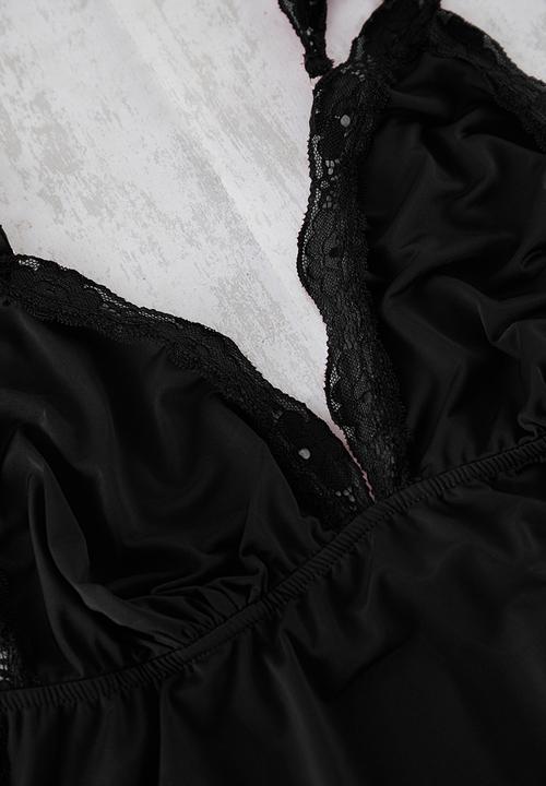 Trendyol - Plus V-Neck Lace Knitted Pajamas Set - Blackk