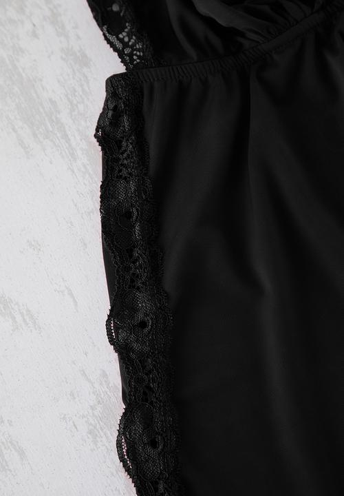 Trendyol - Plus V-Neck Lace Knitted Pajamas Set - Blackk