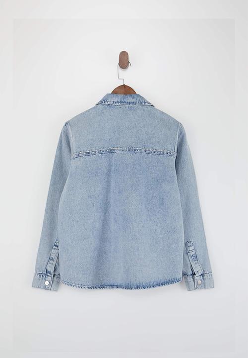 Trendyol - Oversized Denim Shirt Jacket with Trok Detail - Light Blue