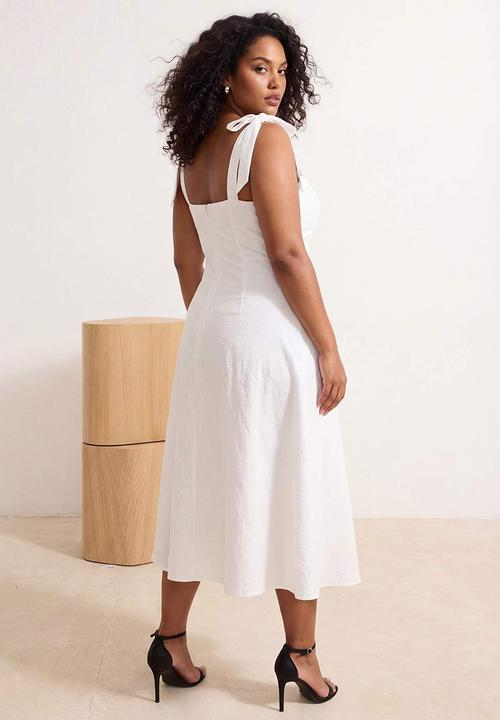 Trendyol - Plus Embroidery Woven Dress - White
