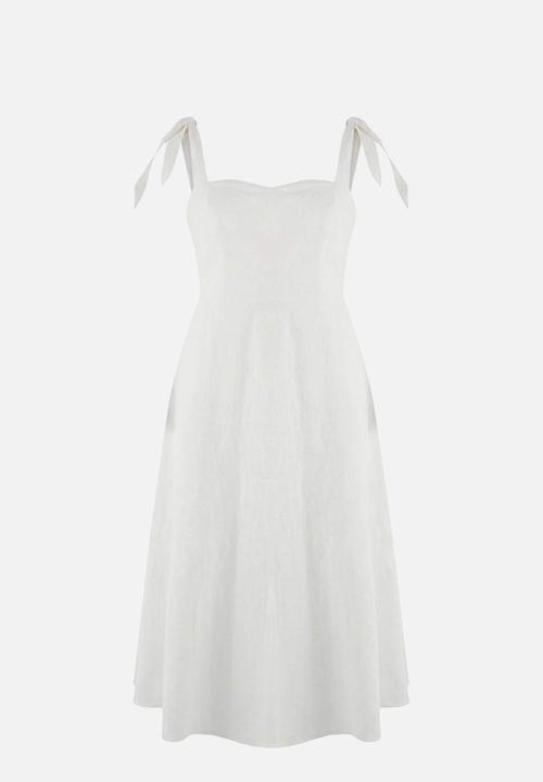 Trendyol - Plus Embroidery Woven Dress - White