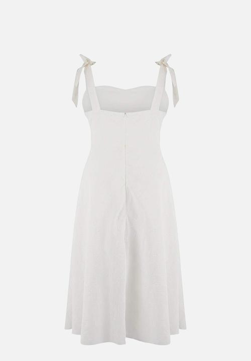Trendyol - Plus Embroidery Woven Dress - White