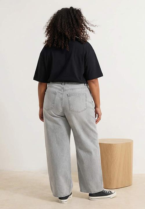Trendyol - Wardrobe Essentials Barrel Fit 100% Cotton Thin Fabric Plus Size Jeans ? Grey