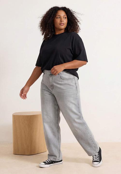 Trendyol - Wardrobe Essentials Barrel Fit 100% Cotton Thin Fabric Plus Size Jeans ? Grey