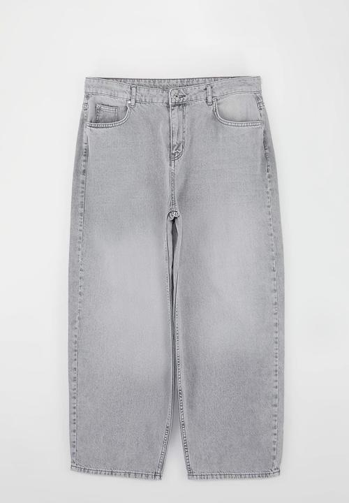 Trendyol - Wardrobe Essentials Barrel Fit 100% Cotton Thin Fabric Plus Size Jeans ? Grey