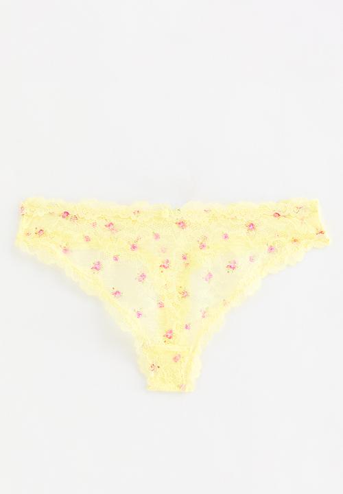 New Look - Printed lace & trim  - 86 mid yellow